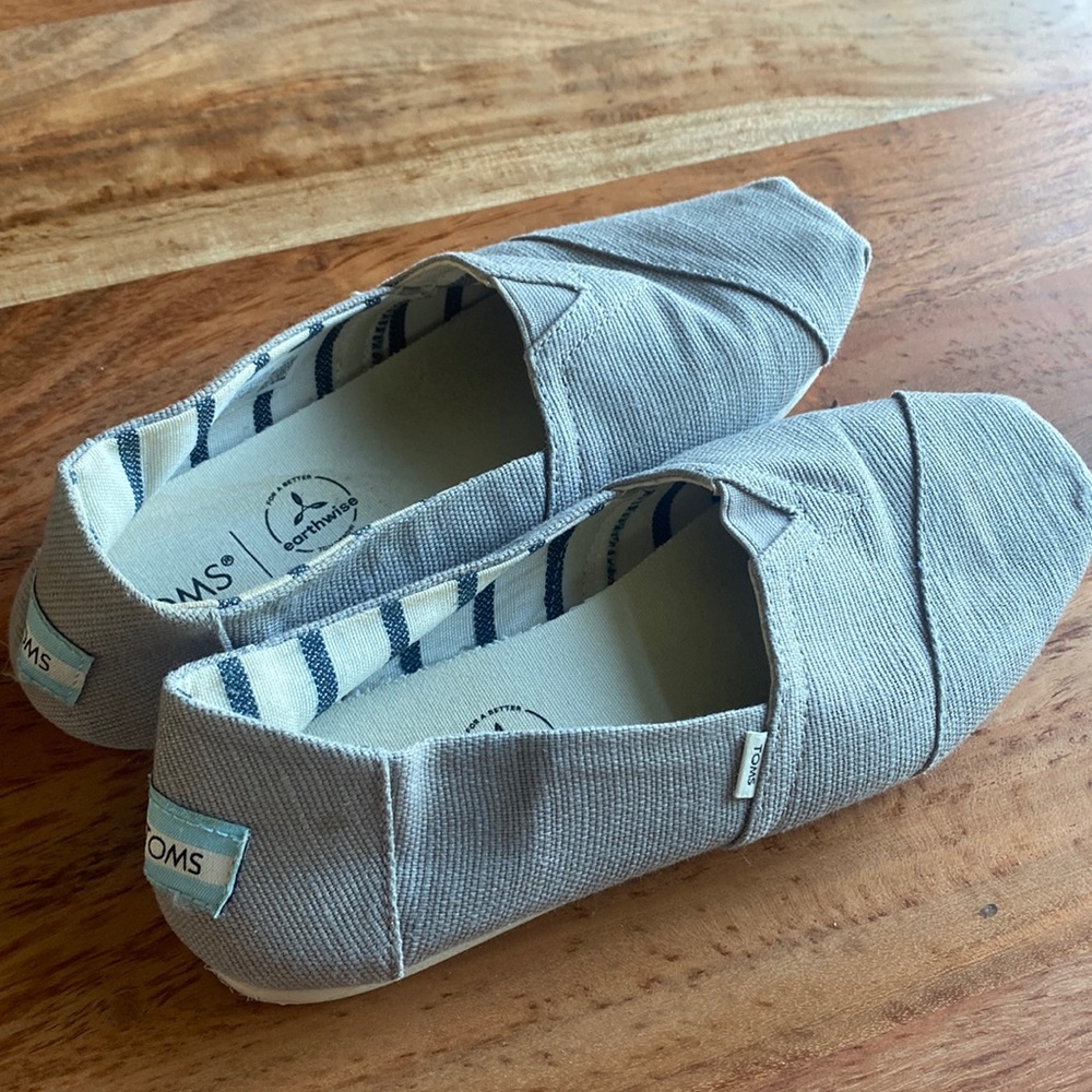 Toms shoes